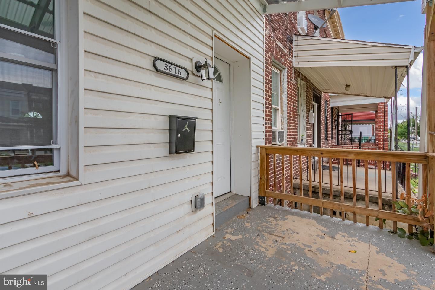 3616 W Garrison Ave Property Photo 2