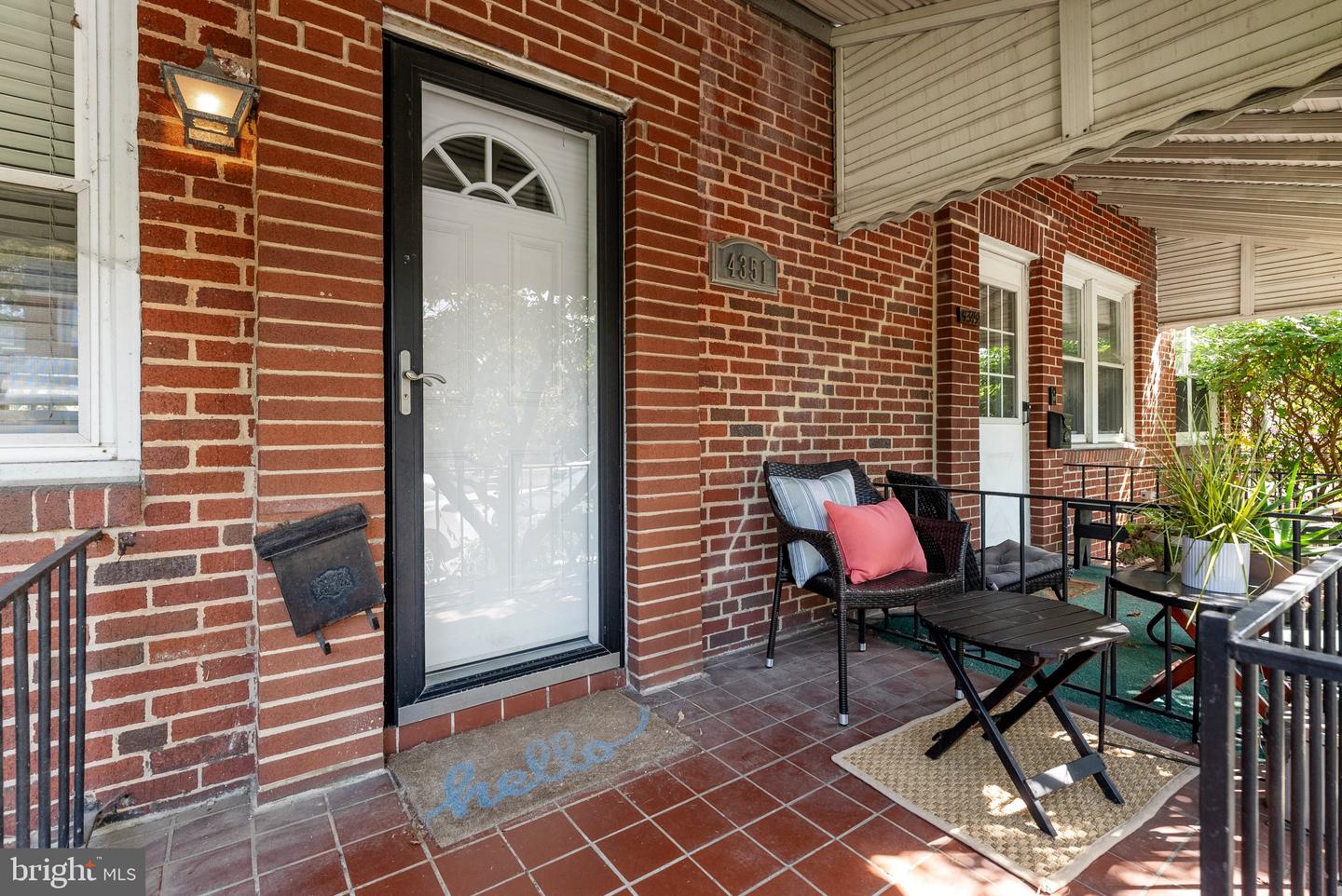 4351 Newport Ave Property Photo 3