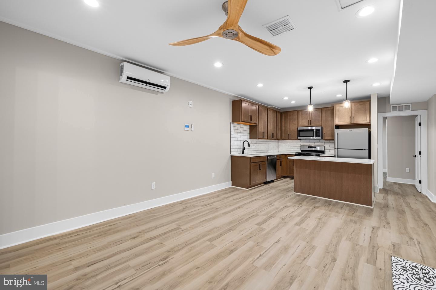 400 S Conkling St #6 Property Photo 6
