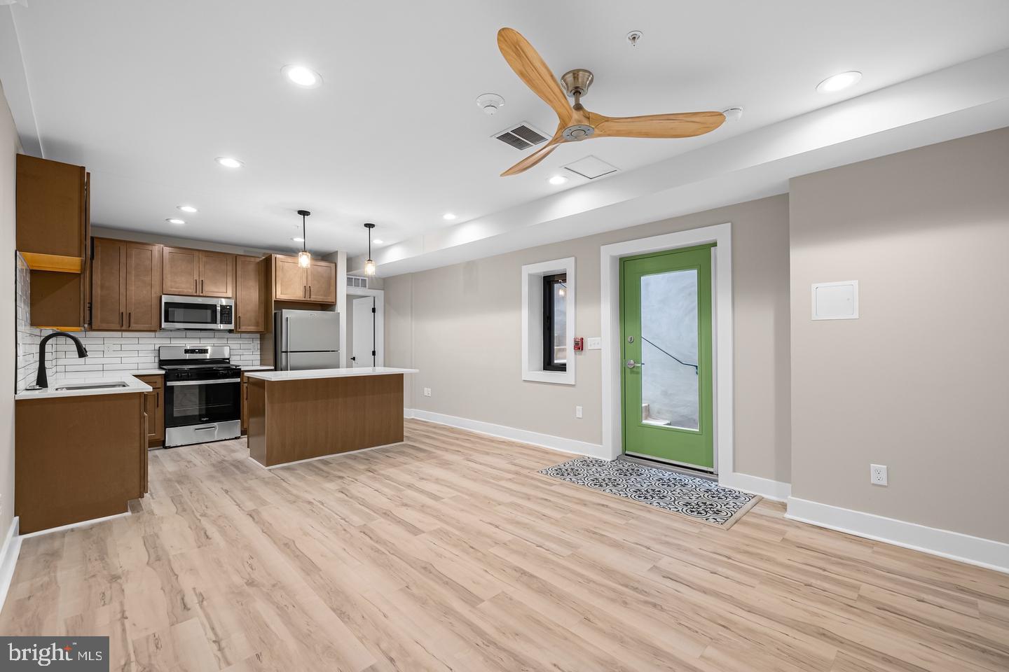 400 S Conkling St #6 Property Photo 7