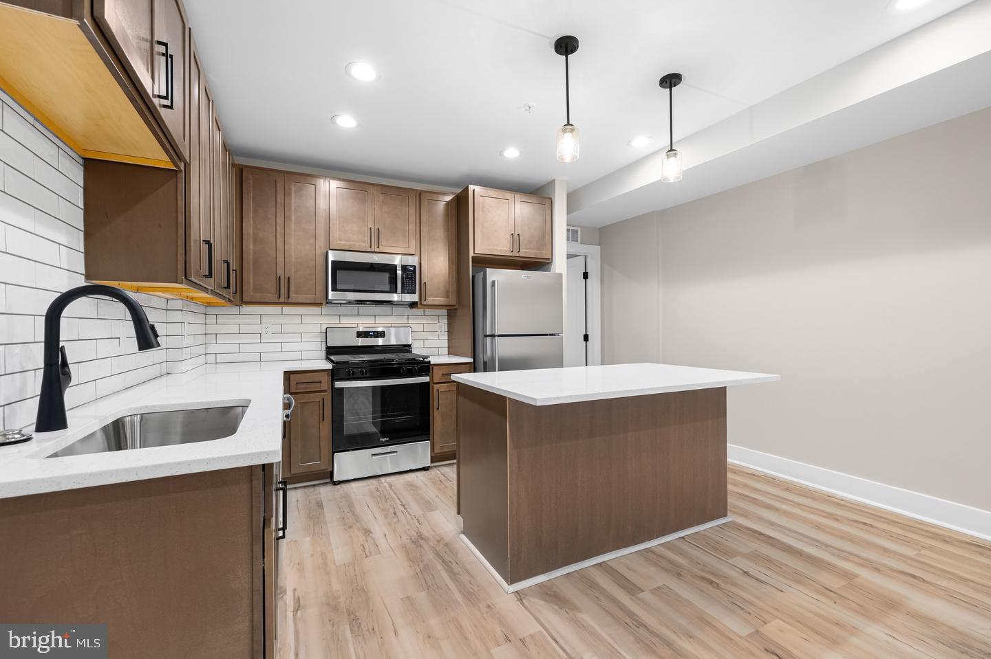 400 S Conkling St #6 Property Photo 10