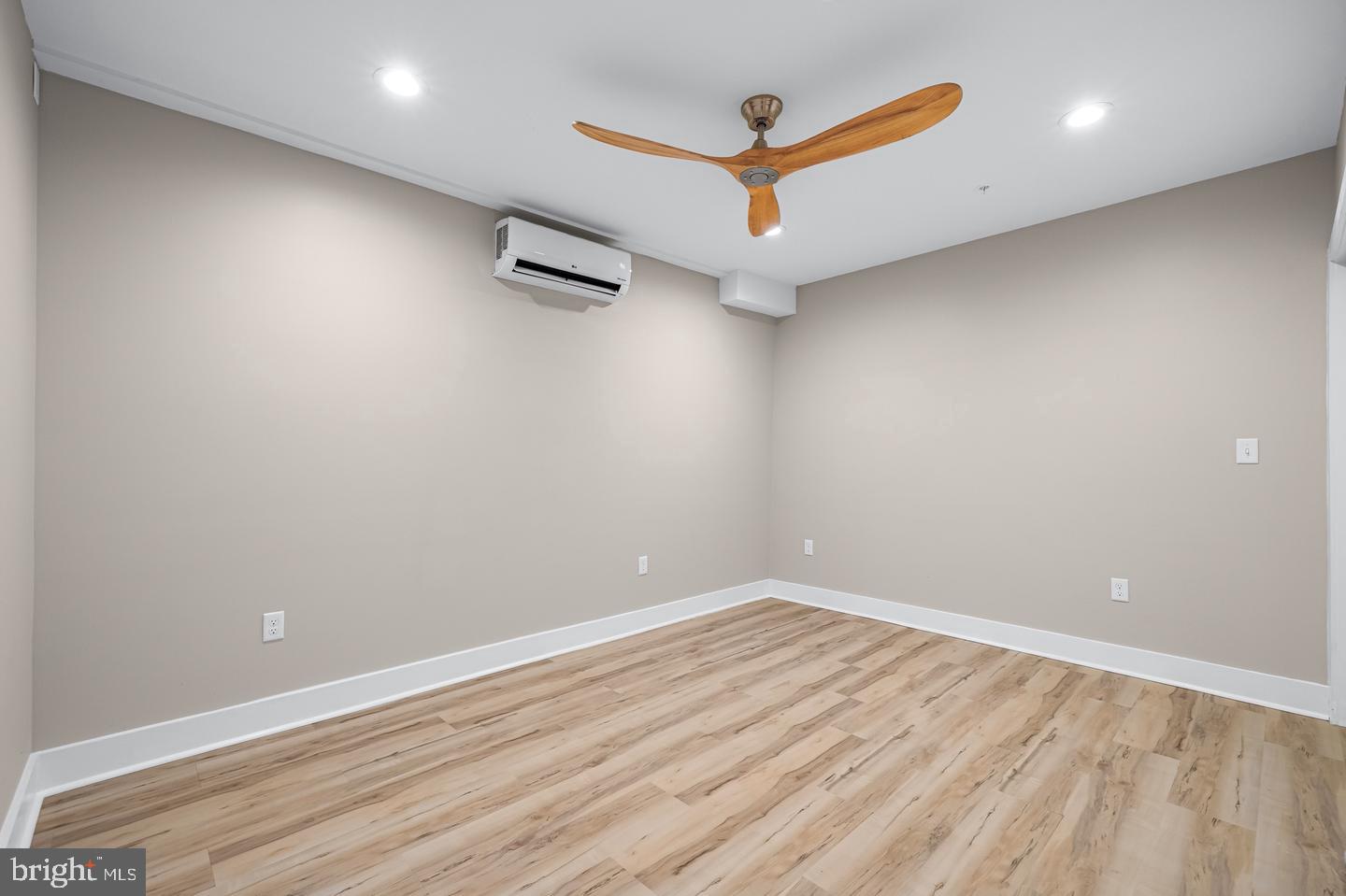 400 S Conkling St #6 Property Photo 13