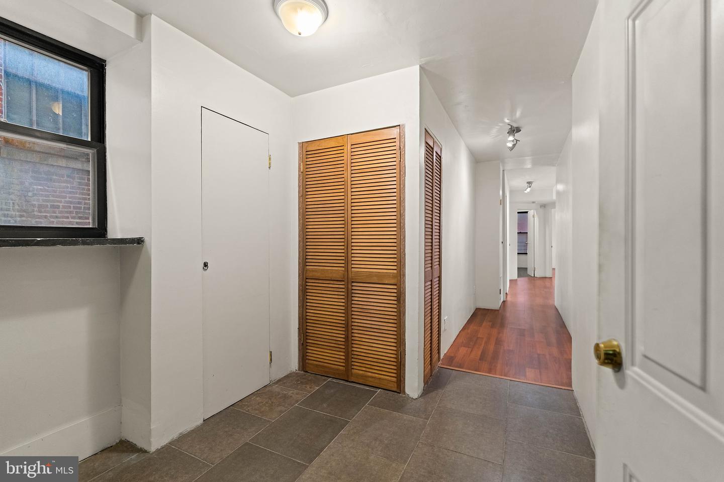 700 Park Ave Property Photo 11