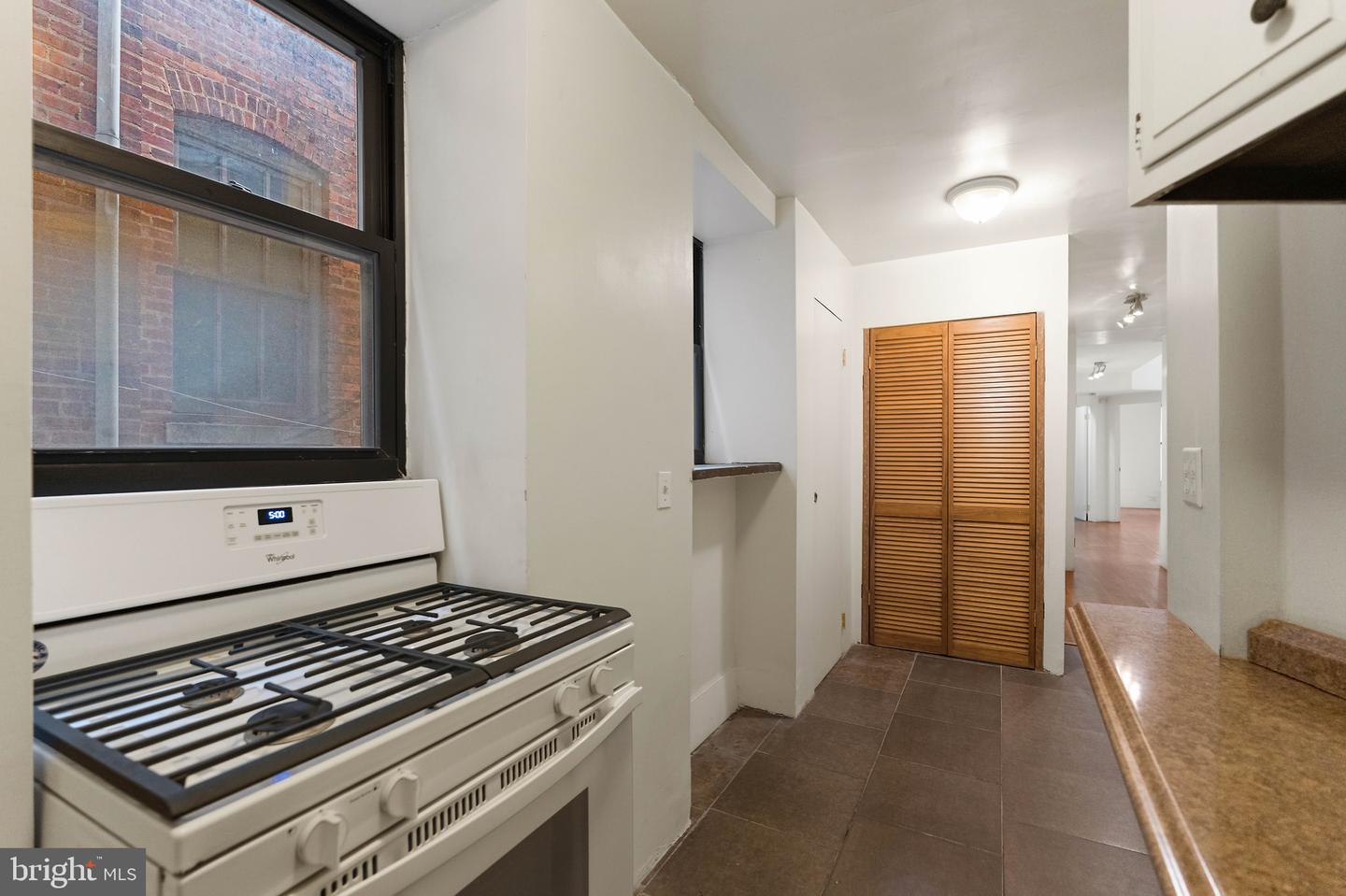 700 Park Ave Property Photo 13