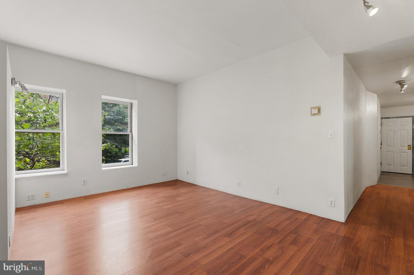 700 Park Ave Property Photo 14