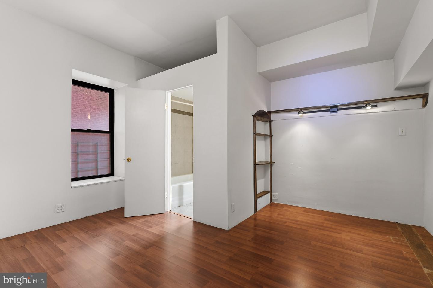 700 Park Ave Property Photo 21