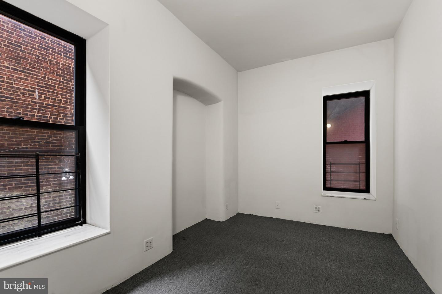 700 Park Ave Property Photo 22