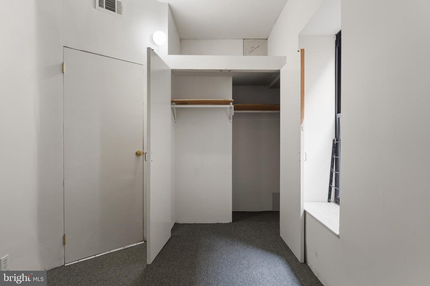 700 Park Ave Property Photo 23