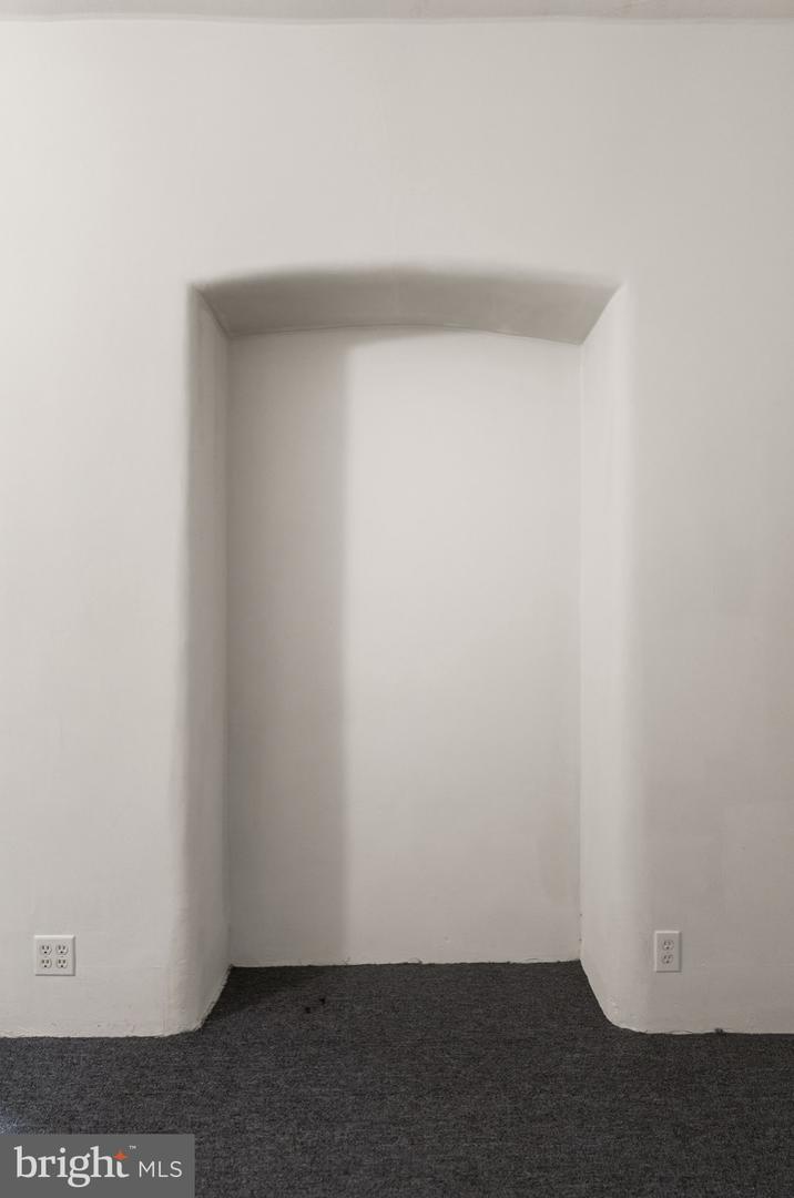 700 Park Ave Property Photo 24