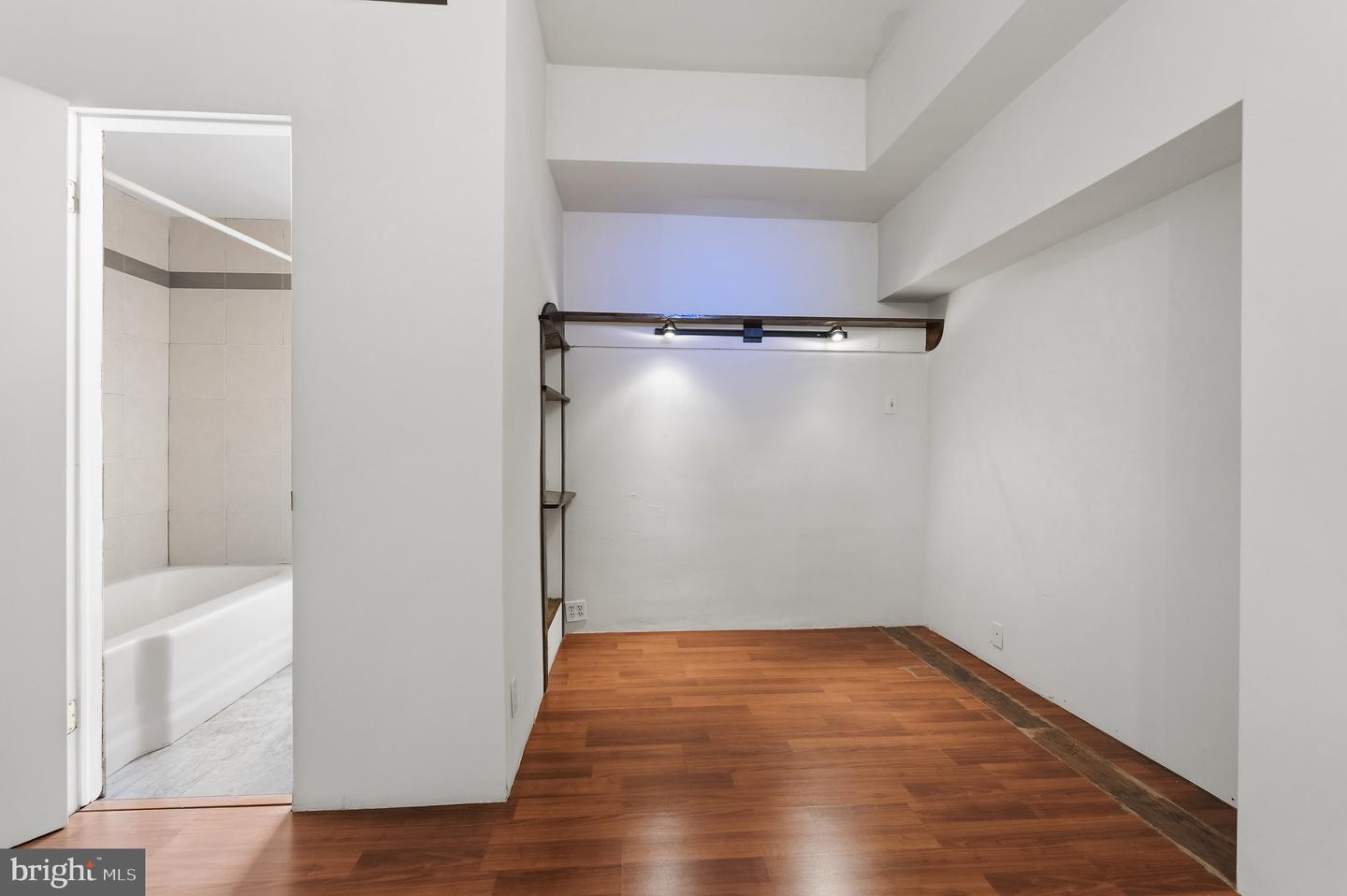 700 Park Ave Property Photo 27