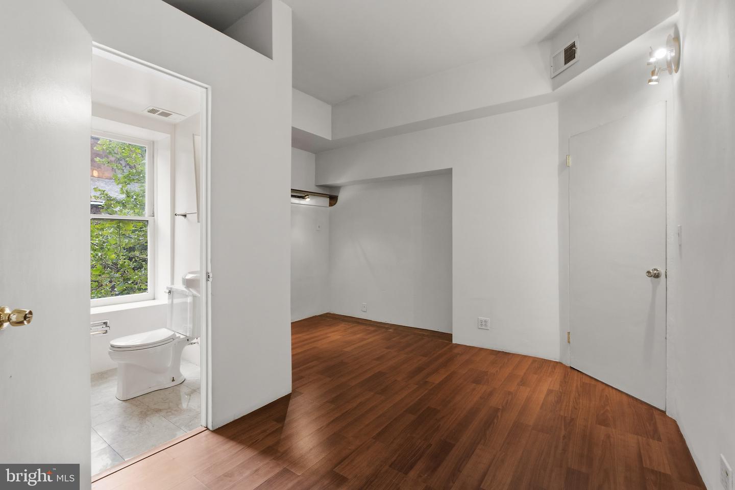 700 Park Ave Property Photo 28