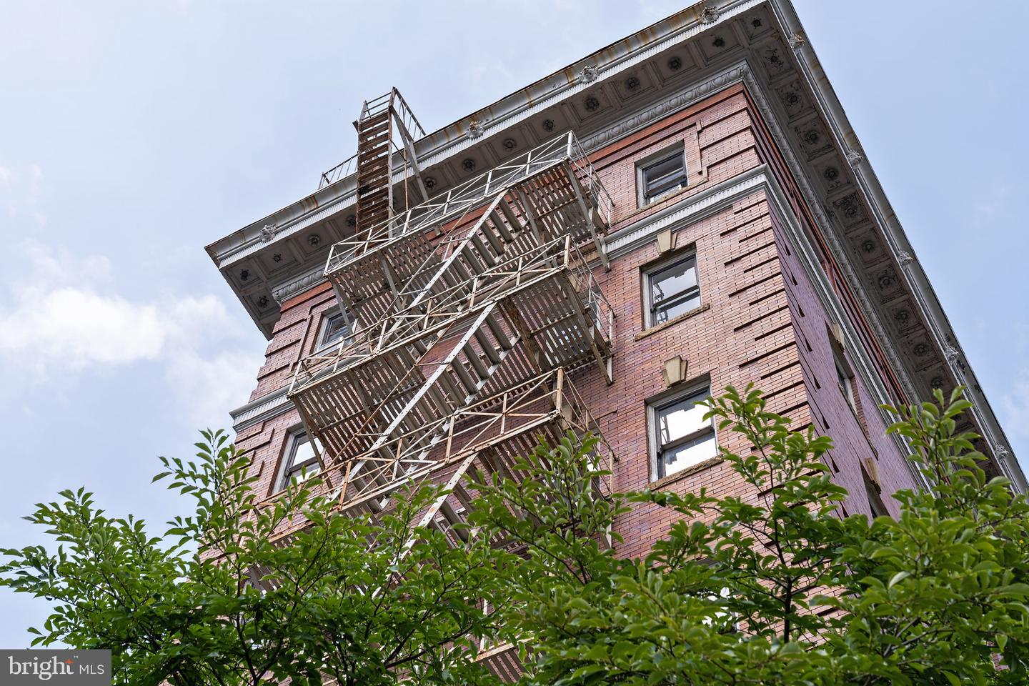 700 Park Ave Property Photo 92