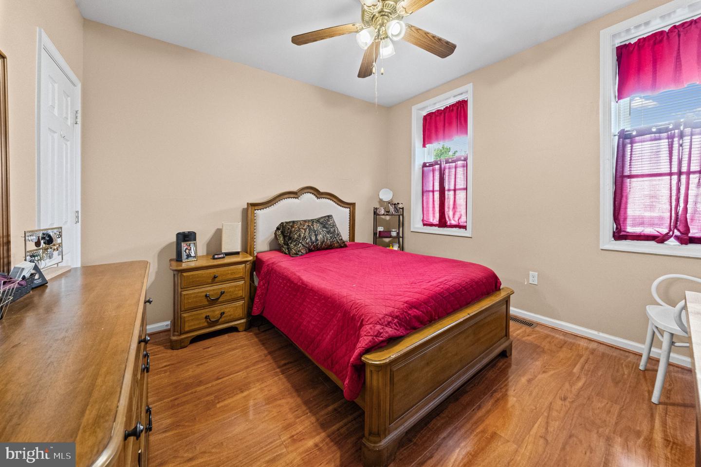 2334 Sidney Ave Property Photo 9