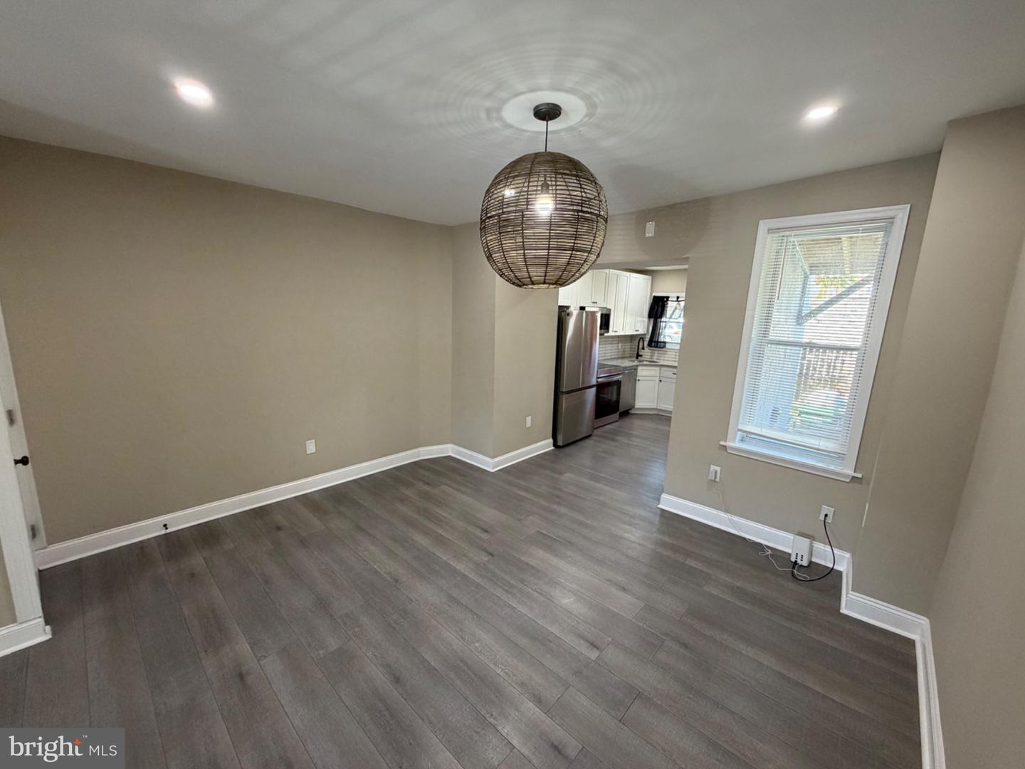 2728 E Chase Street Property Photo 5