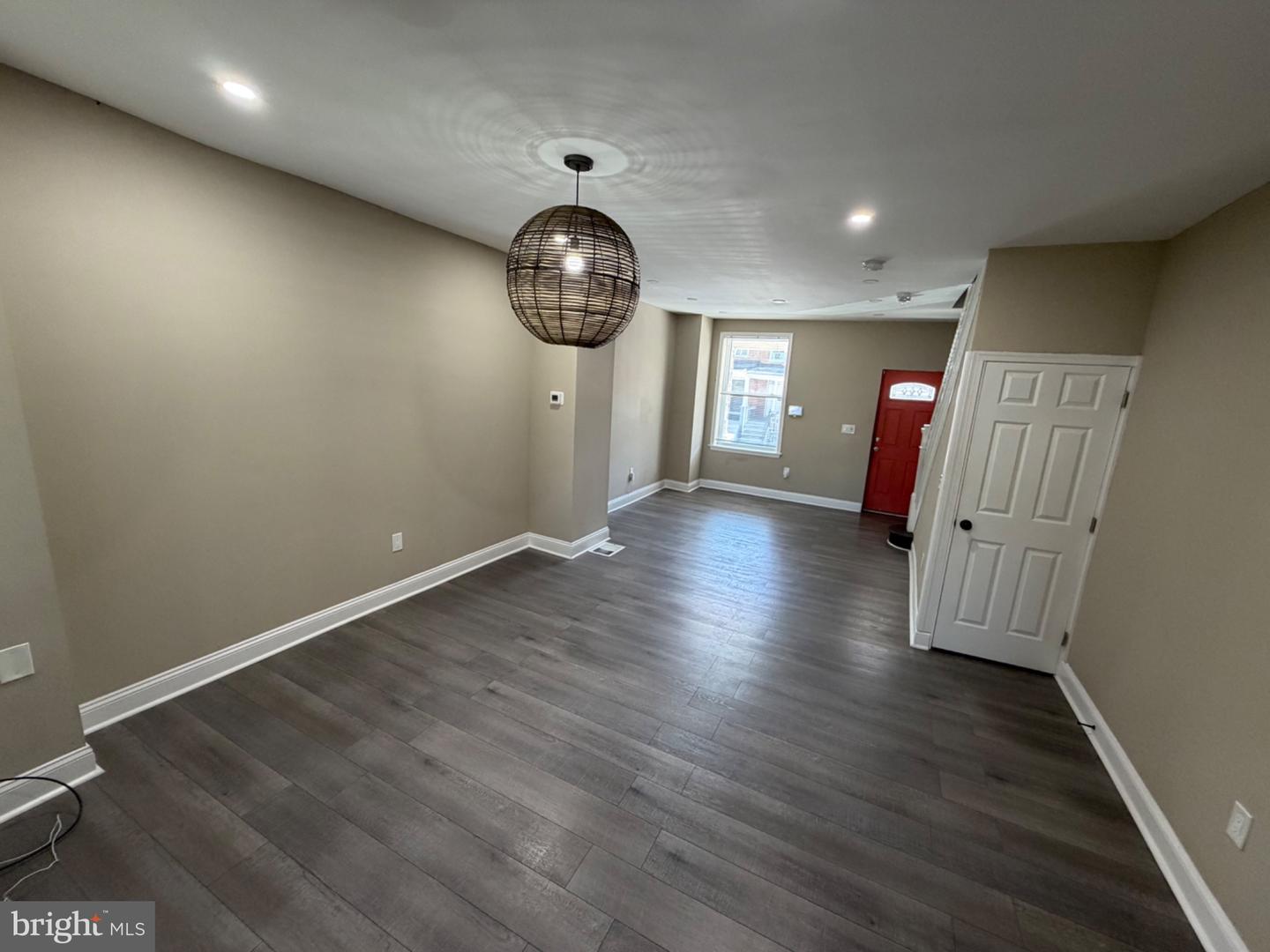 2728 E Chase Street Property Photo 6