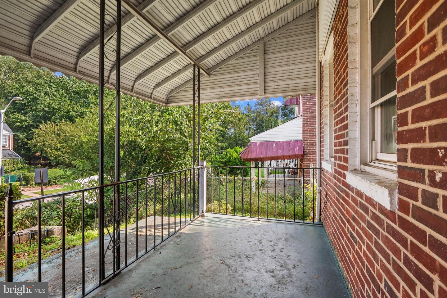 1412 N Dukeland St Property Photo 5