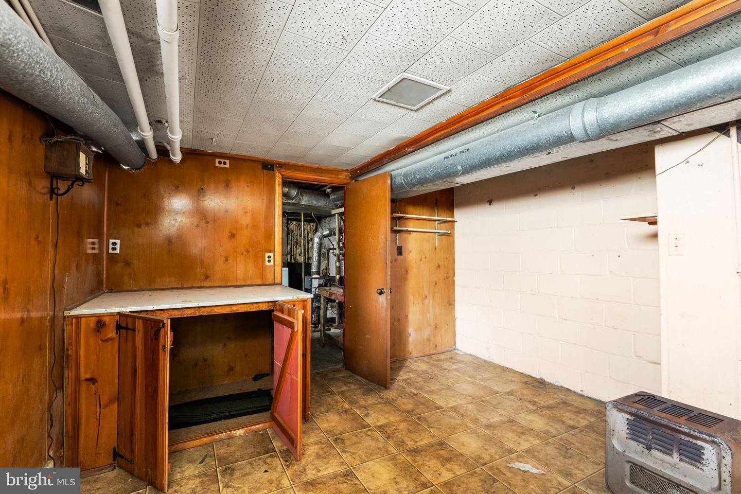 1412 N Dukeland St Property Photo 33