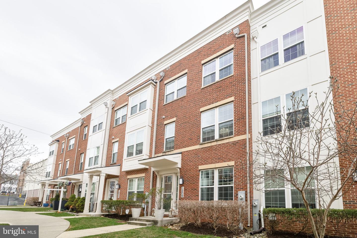 1209 Berry St Property Photo 49