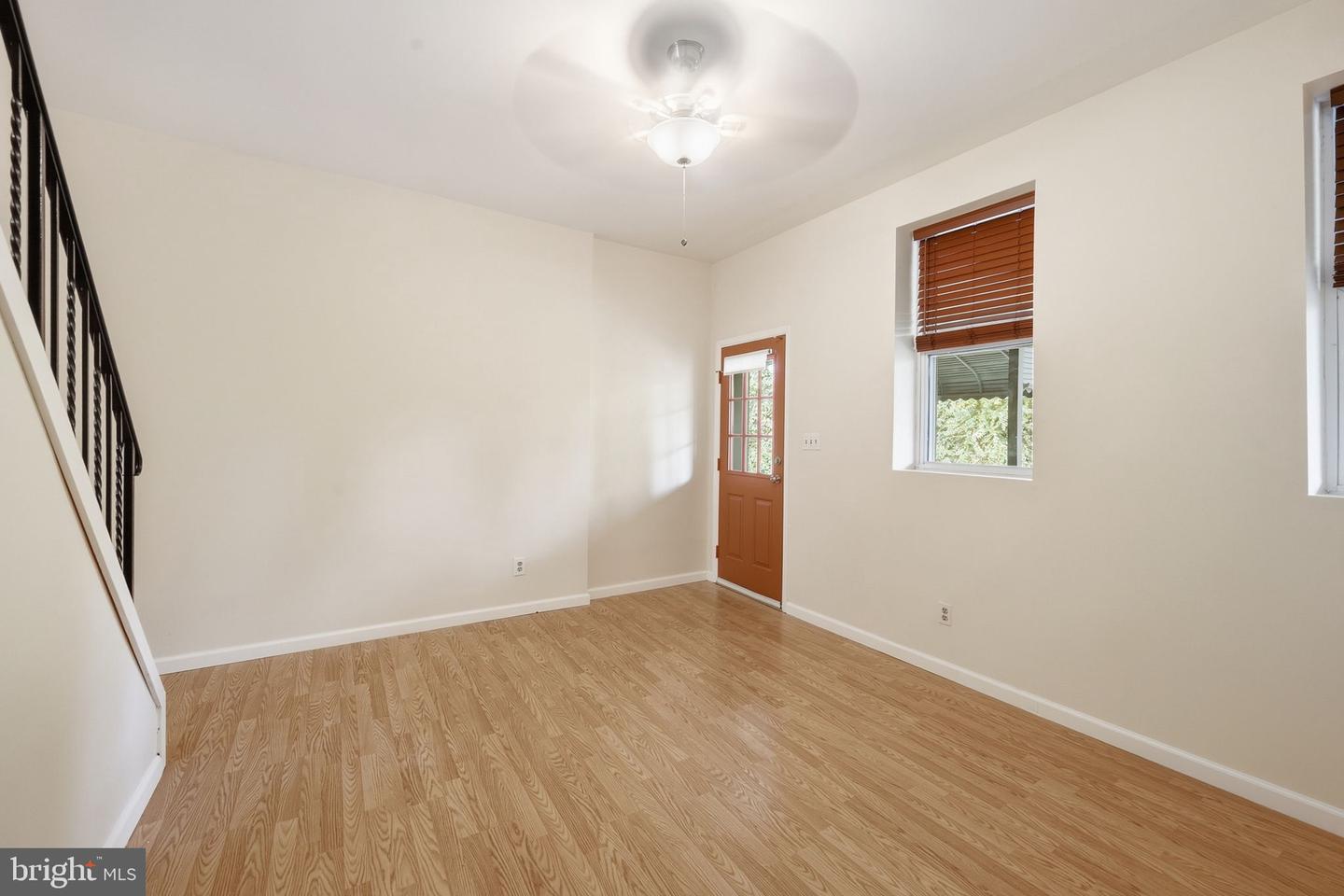3022 Darby St E Property Photo 8