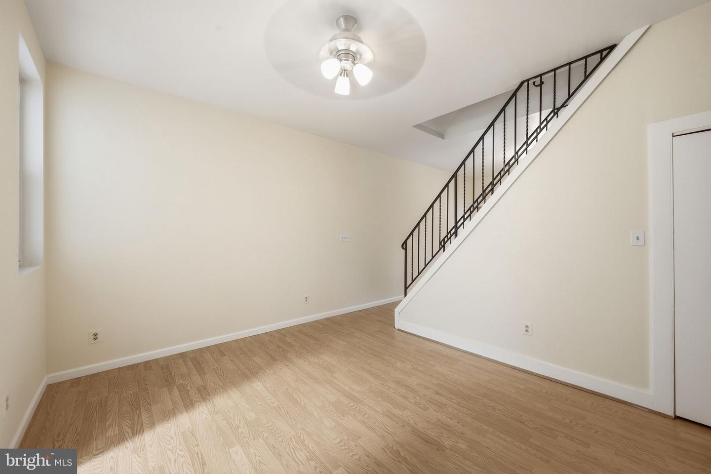 3022 Darby St E Property Photo 11