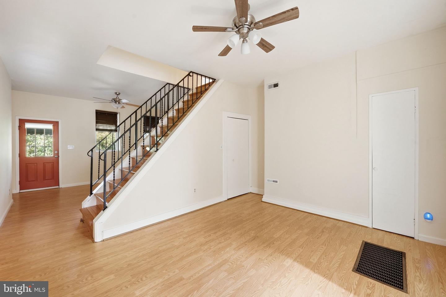 3022 Darby St E Property Photo 12