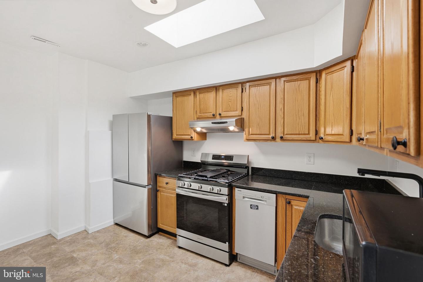 3022 Darby St E Property Photo 15