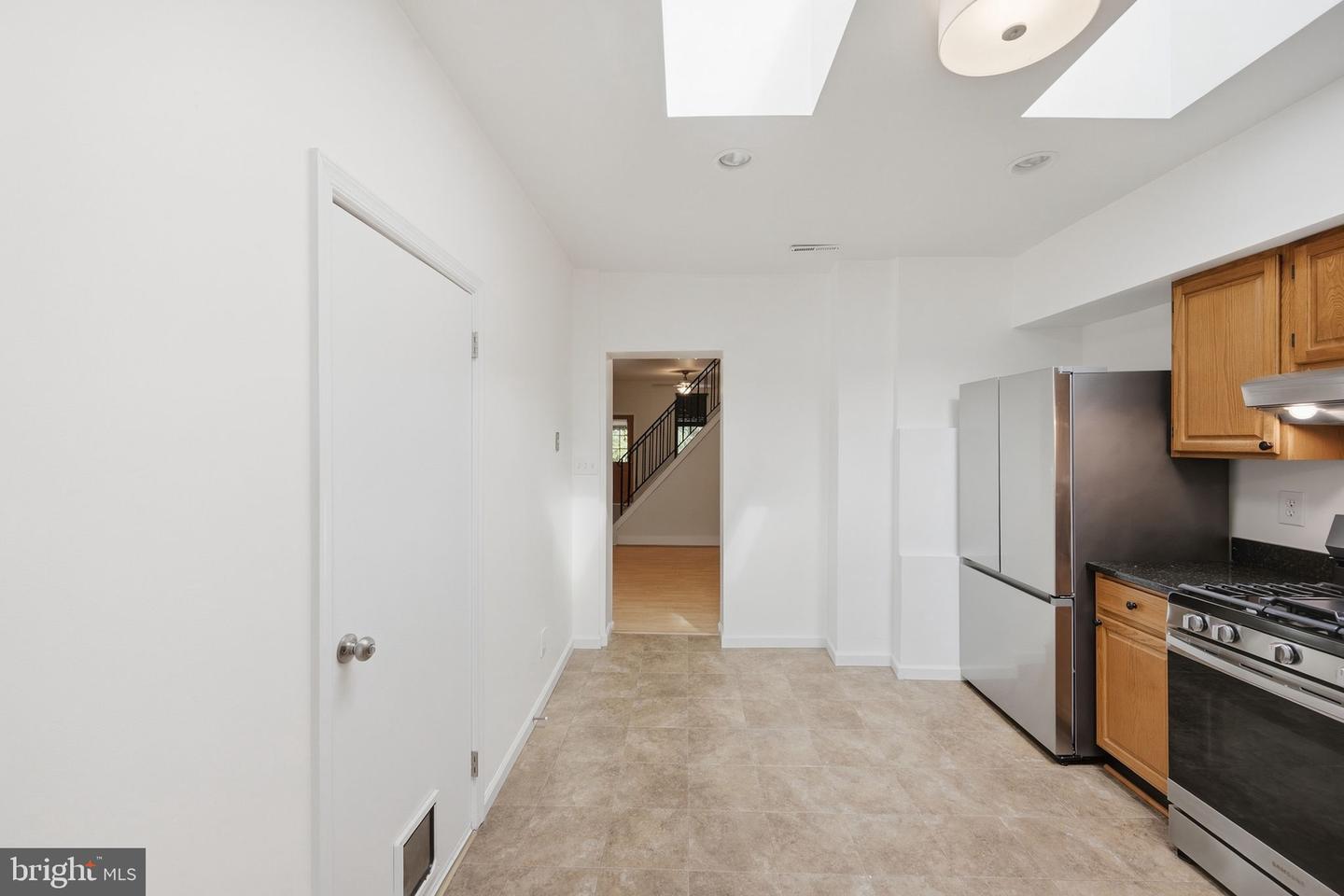 3022 Darby St E Property Photo 16