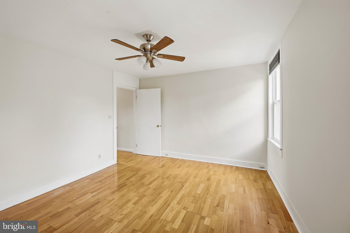 3022 Darby St E Property Photo 27