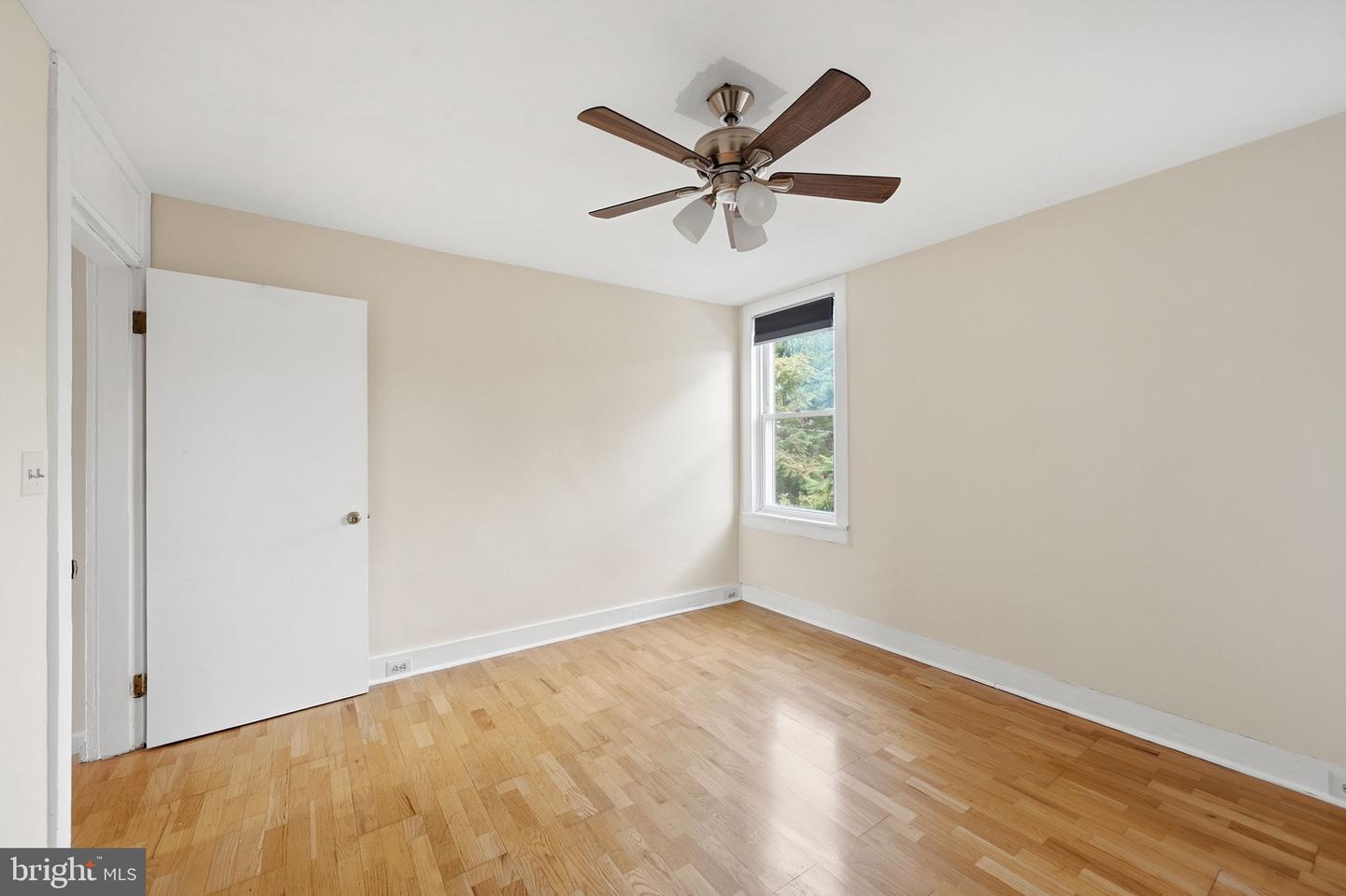 3022 Darby St E Property Photo 28