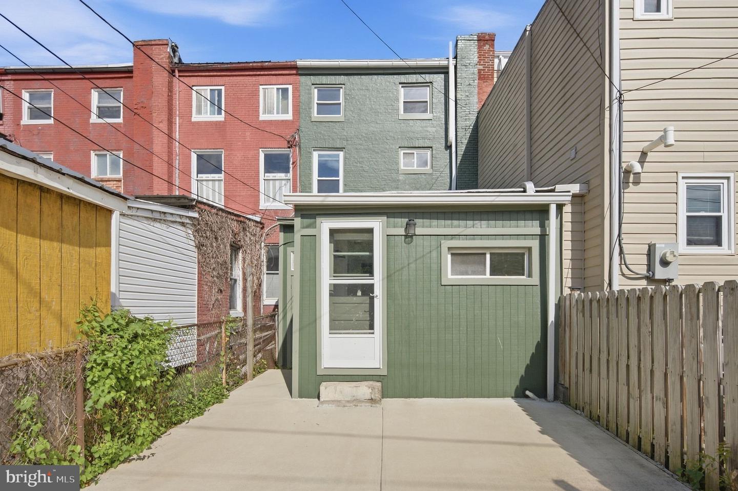 3022 Darby St E Property Photo 43