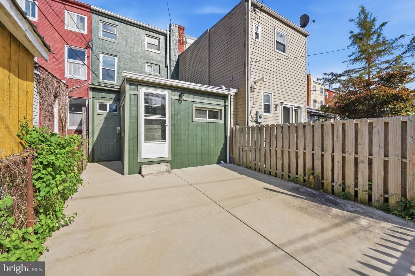 3022 Darby St E Property Photo 45