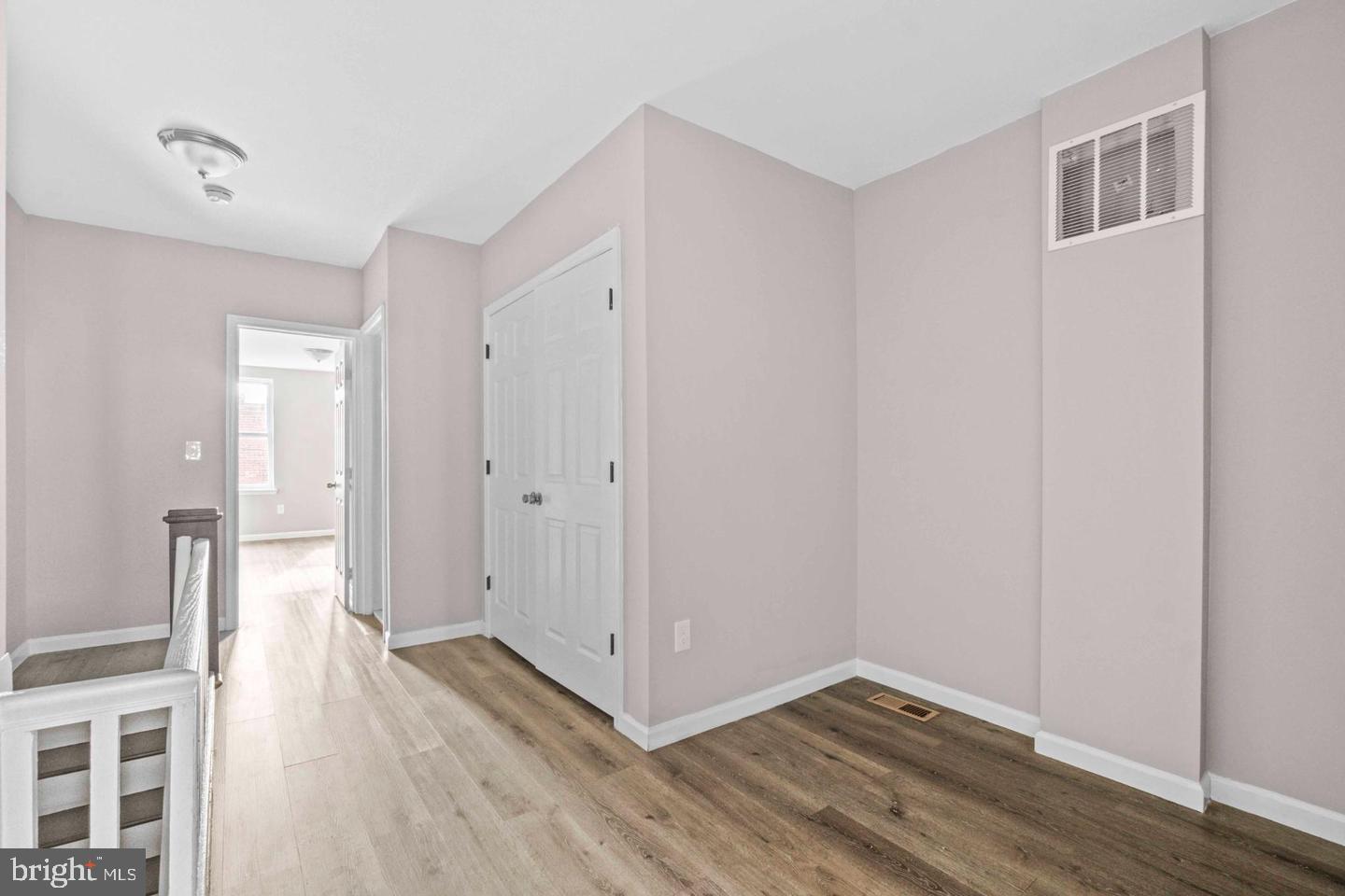 2815 E Madison St Property Photo 11