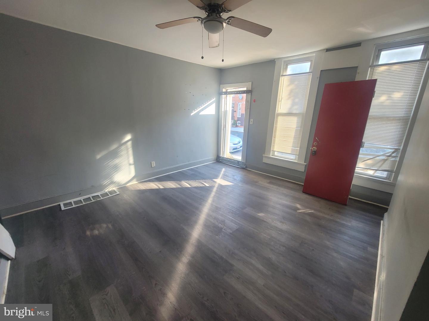 1534 N Carey St Property Photo 5