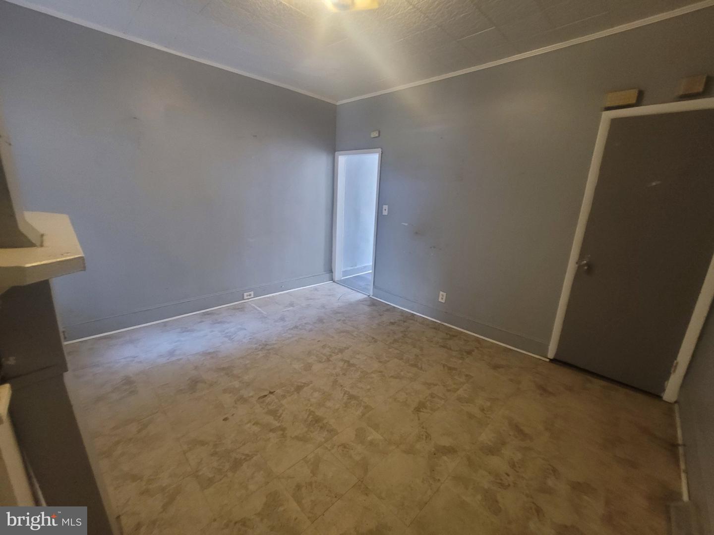 1534 N Carey St Property Photo 8