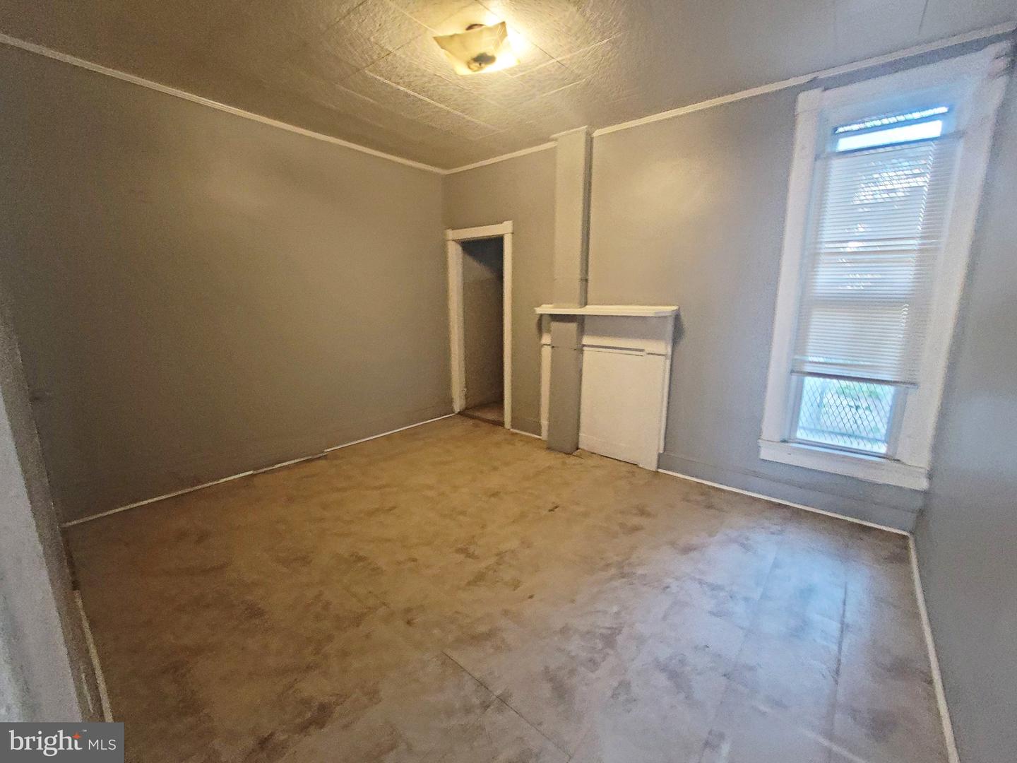 1534 N Carey St Property Photo 9