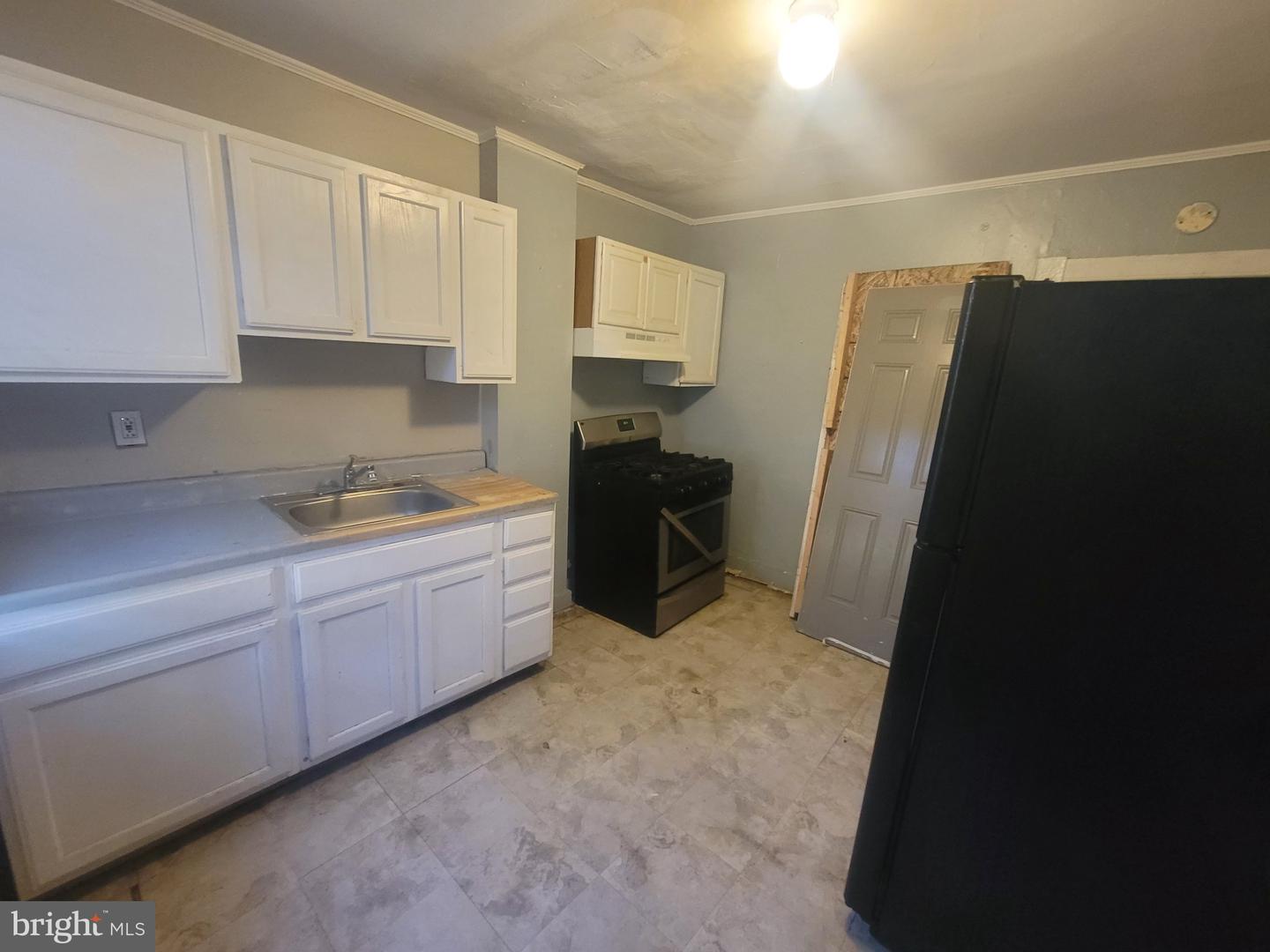 1534 N Carey St Property Photo 11