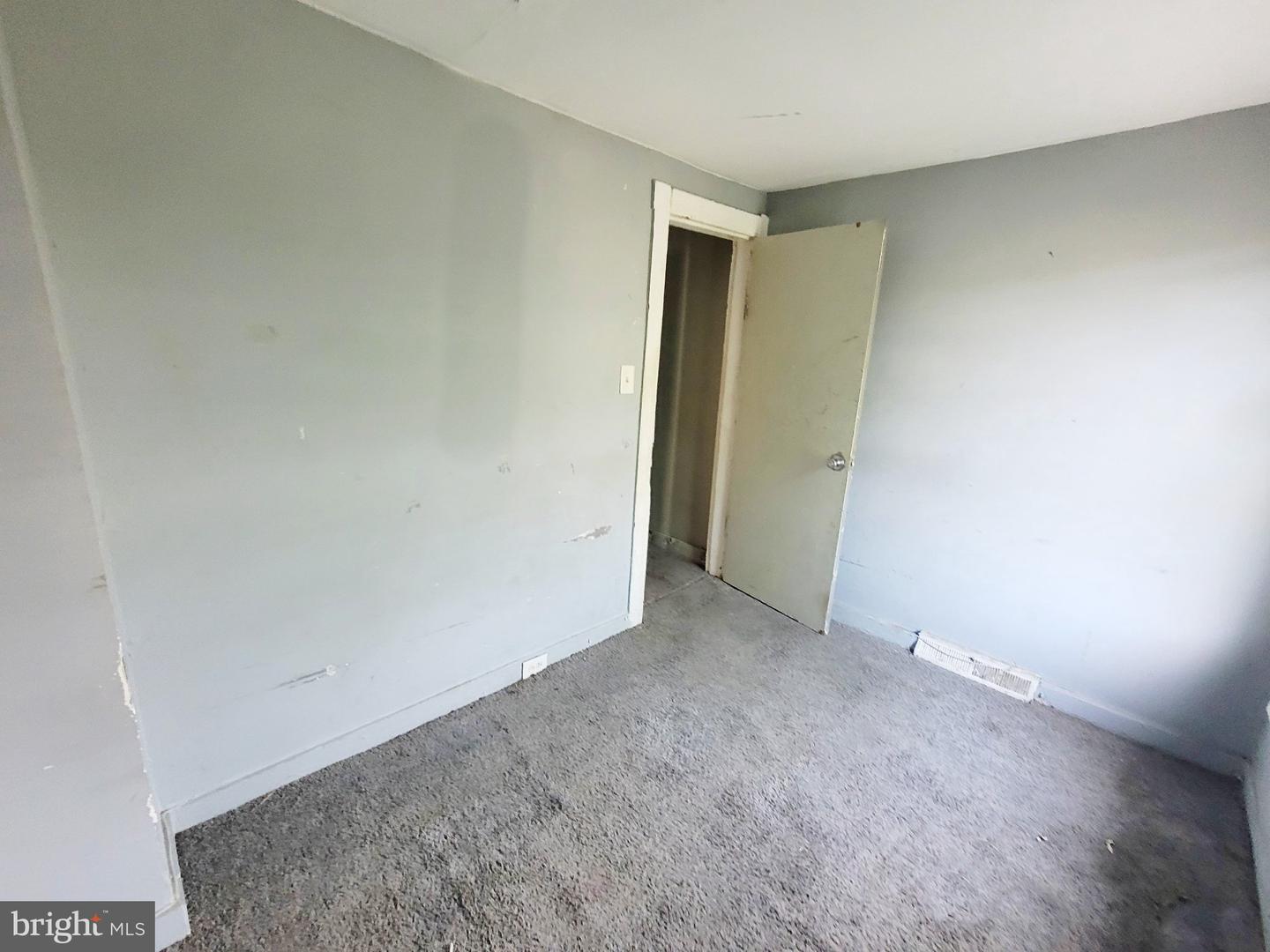 1534 N Carey St Property Photo 14
