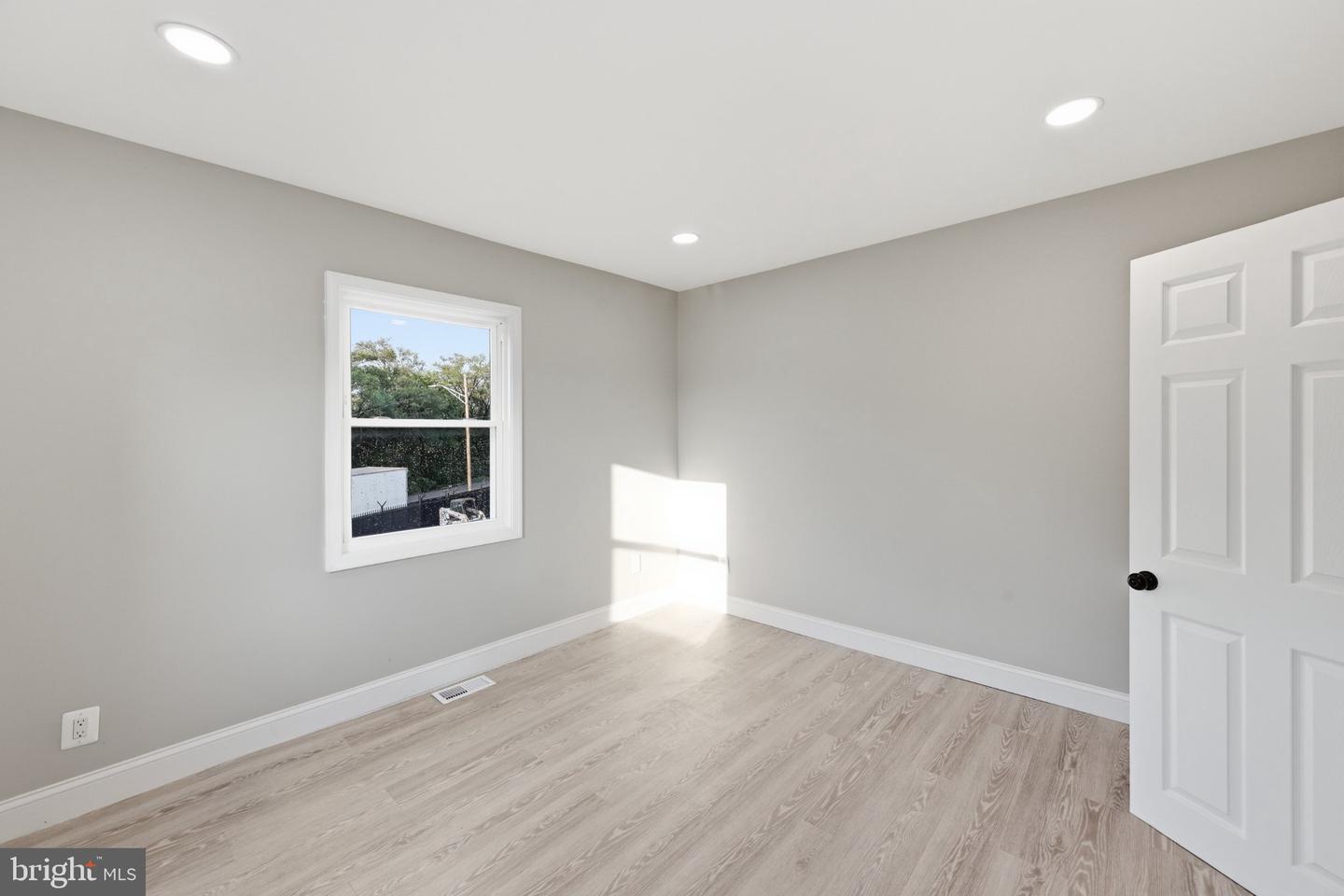500-baltic Baltic Ave #2 Property Photo 8