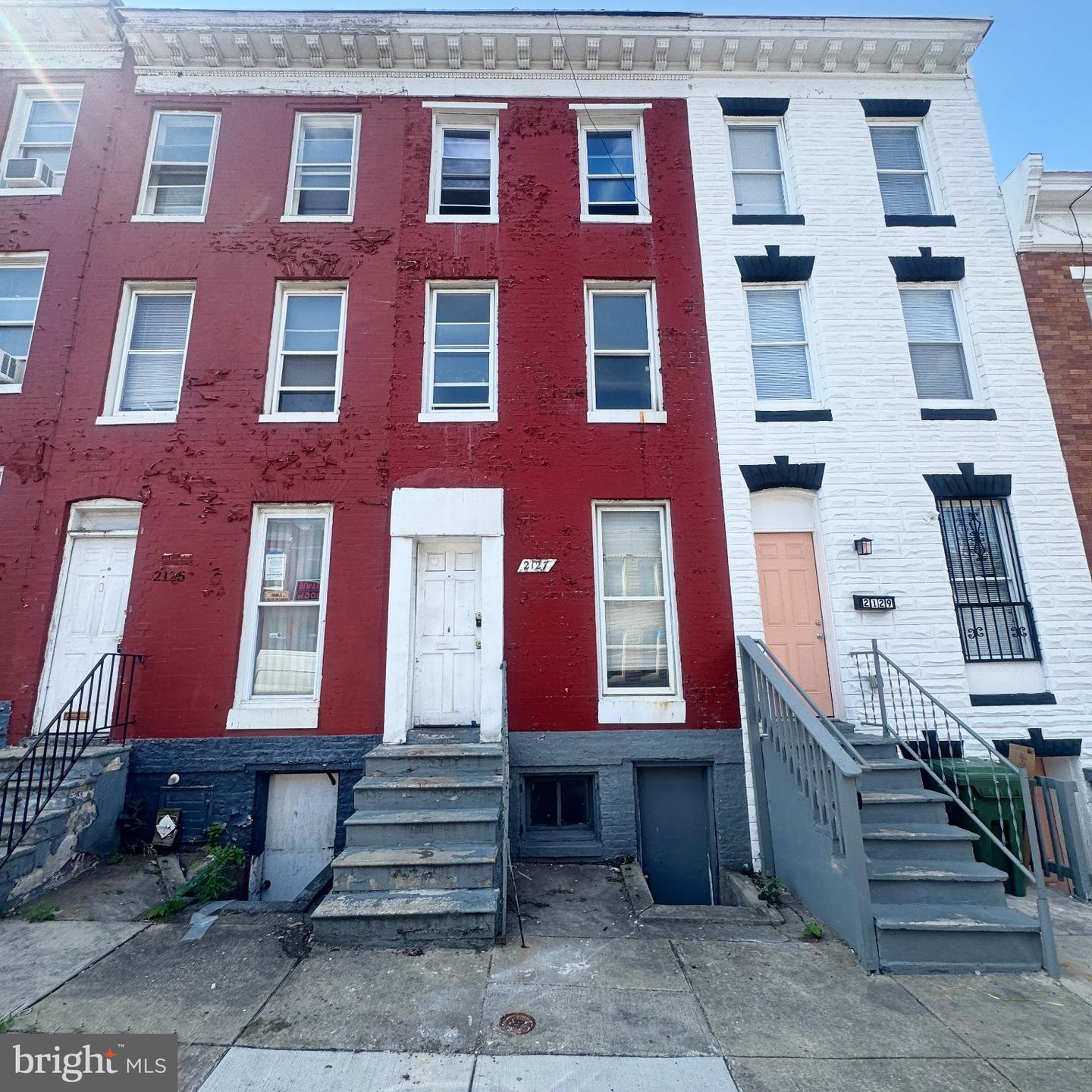 2127 HOLLINS ST Property Photo 1