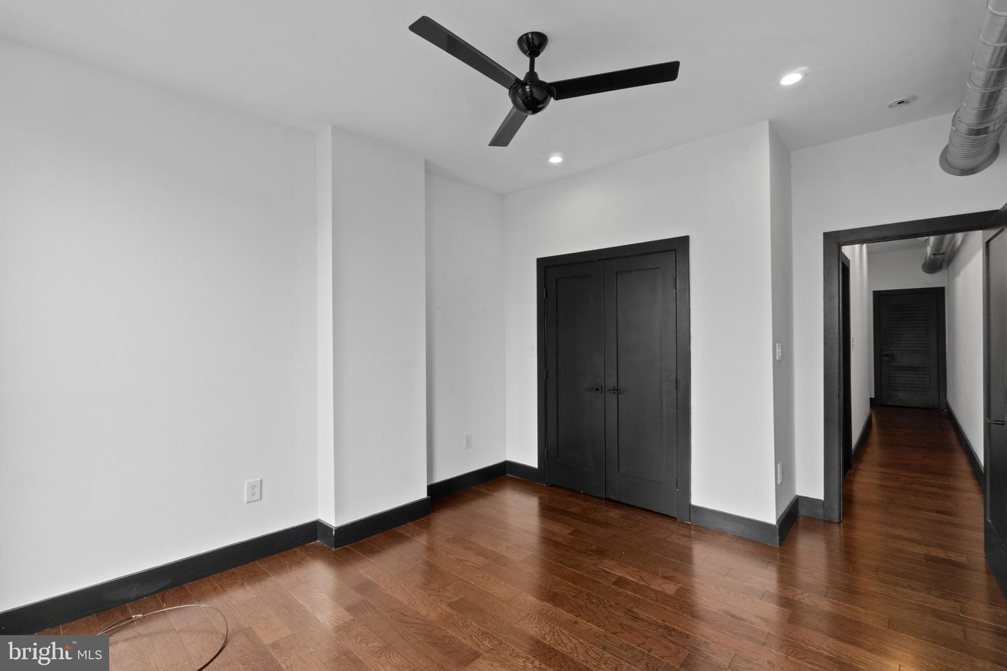 820 Newington Ave Property Photo 17