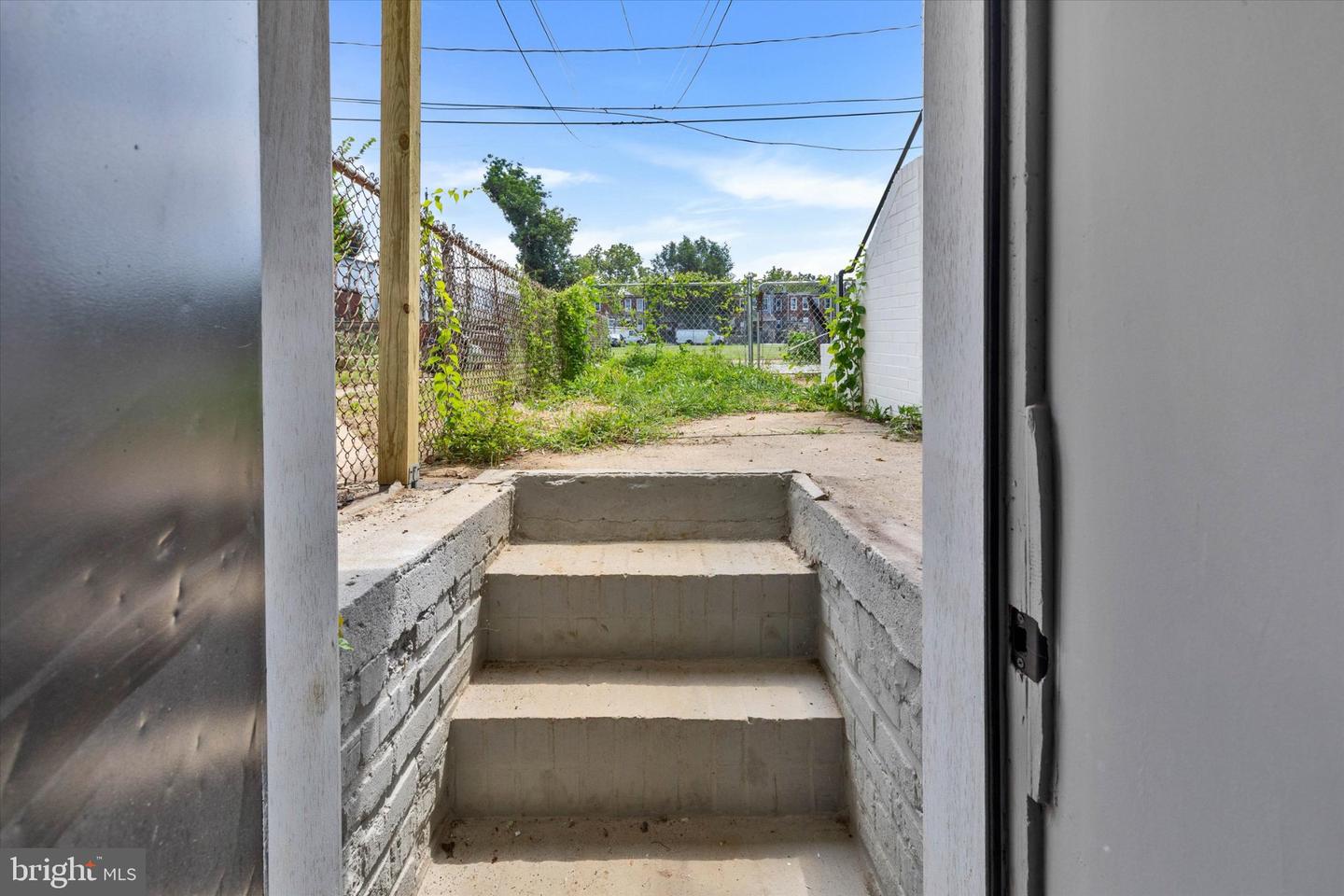 3015 SPAULDING AVE #B Property Photo 1