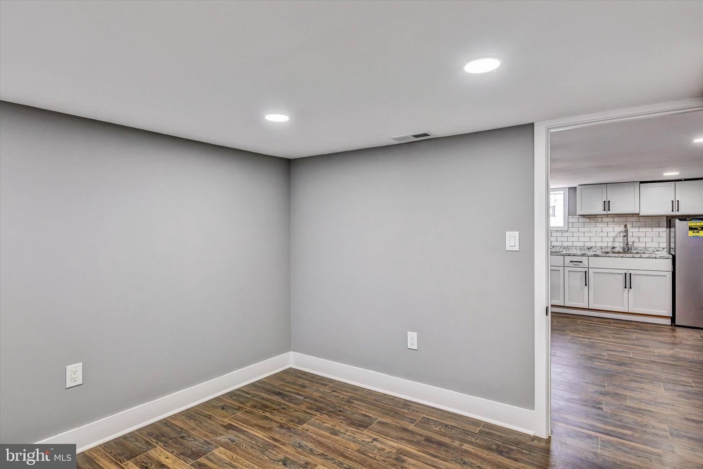 3015 Spaulding Ave #b Property Photo 7