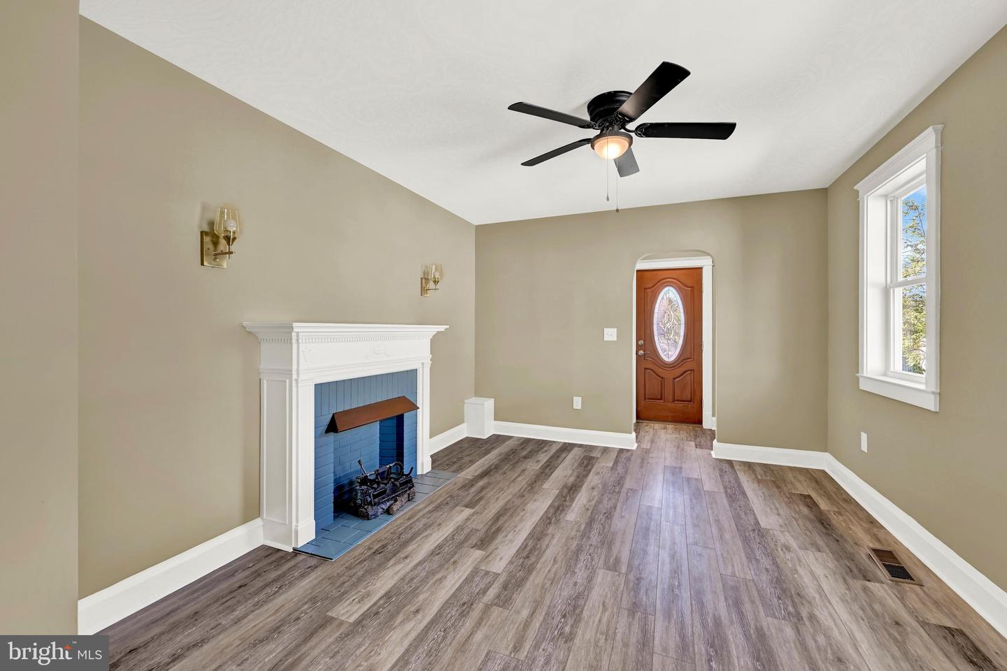 2604 Roselawn Ave Property Photo 9