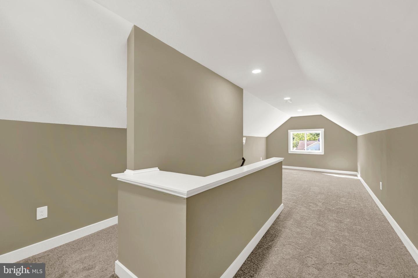 2604 Roselawn Ave Property Photo 22