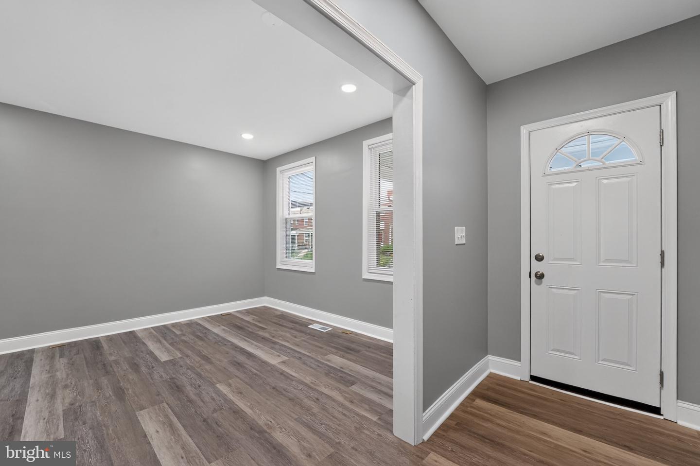 3544 Lyndale Ave Property Photo 4