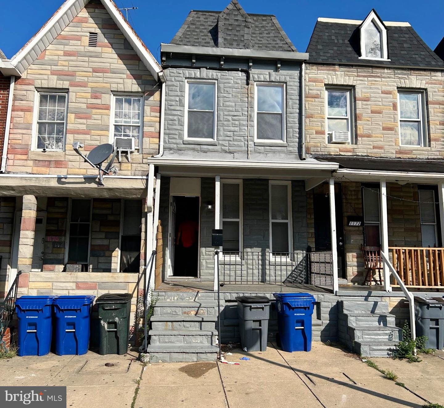1174 Sargeant St Property Photo 1