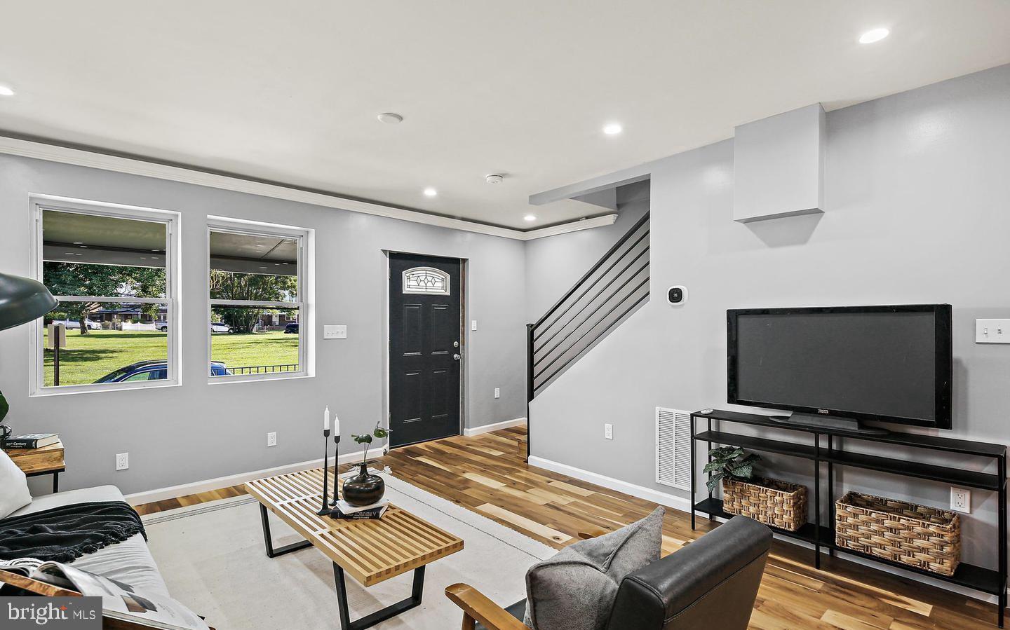 4518 Garden Dr Property Photo 6