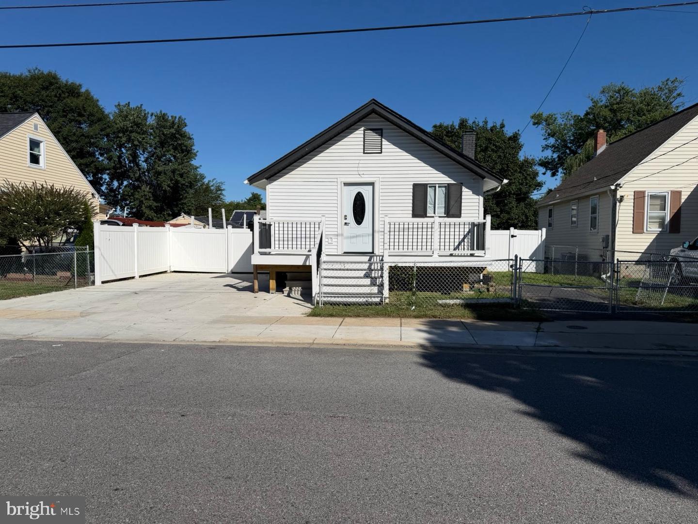 406 ORCHARD AVE Property Photo 1