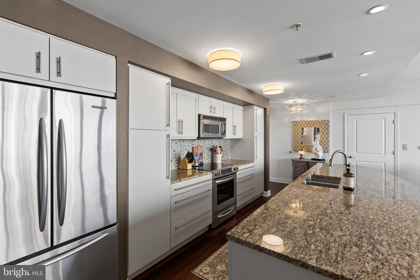 675 President #2601 Property Photo 8