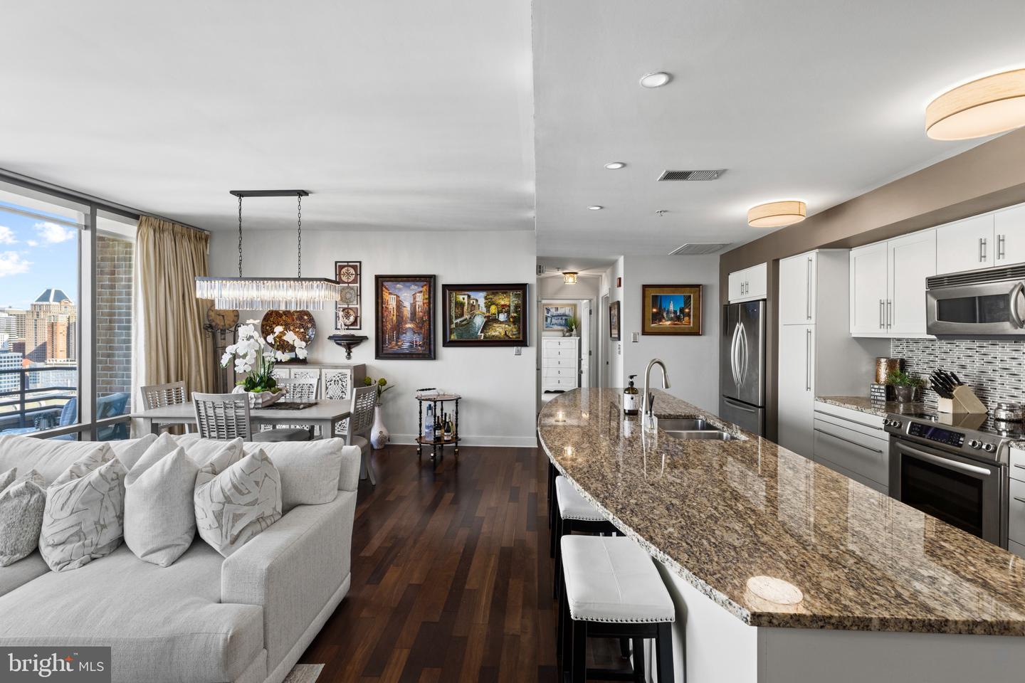 675 President #2601 Property Photo 12